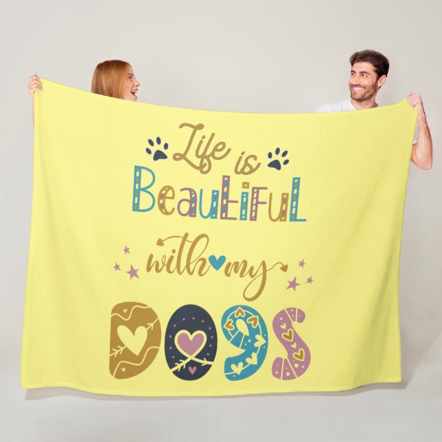 Couverture Polaire La Vie Est Belle Avec Mes Chiens (En situation)