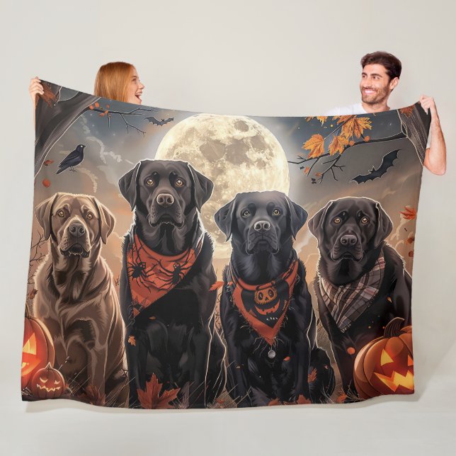 Couverture Polaire Labrador Halloween Épouvantable (En situation)