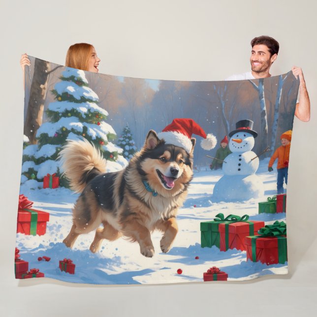 Couverture Polaire Lapphund finlandais coule la neige avec le Casquet (En situation)