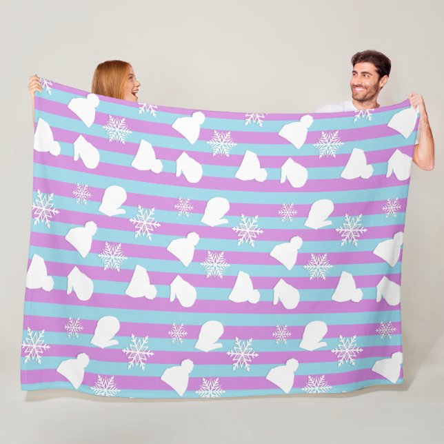 Couverture Polaire Lavande et flocons de neige bleus, Mittens et Casq (En situation)