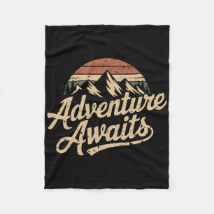 Couverture Polaire L'aventure vintage attend les montagnes de la natu