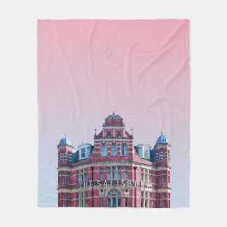 COUVERTURE POLAIRE LE BÂTIMENT DE SALISBURY SOUS SKIES ROSES