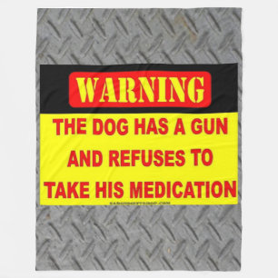 COUVERTURE POLAIRE LE CHIEN A UNE ARME