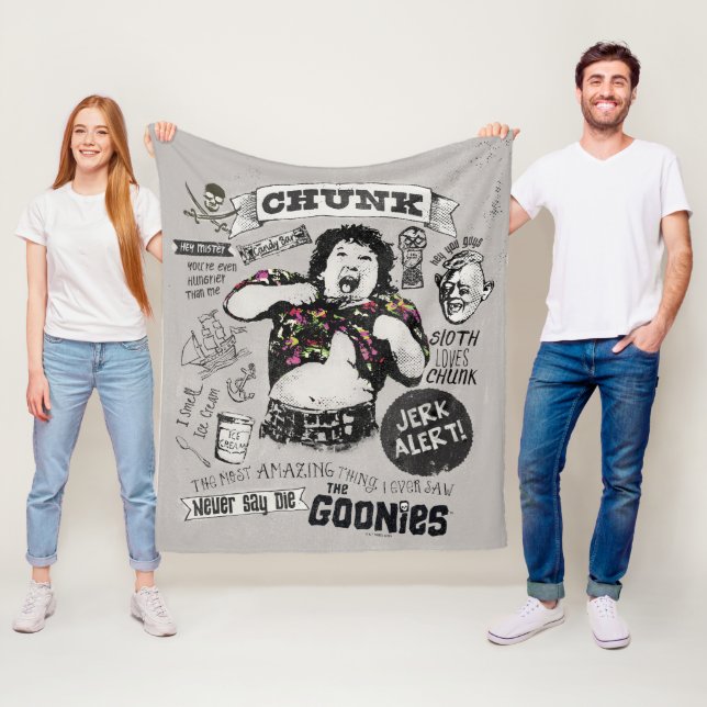 Couverture Polaire Le Collage Retro de Goonies Chunk (En situation)