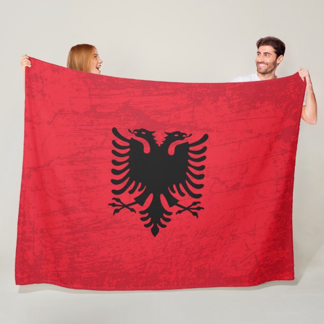 Couverture Polaire Le drapeau albanais - Une tapisserie du patrimoine (En situation)
