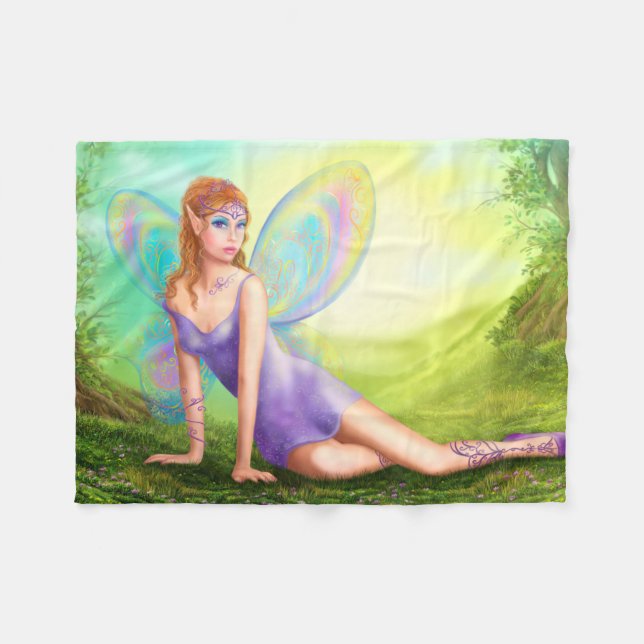 Couverture Polaire Le papillon fée Imaginaire est assis sur l'herbe e (Devant (Horizontal))