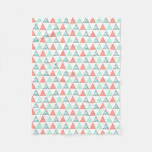 Couverture Polaire Les triangles géométriques monnayent le motif rose