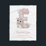 Couverture Polaire Lettre monographique E Pink Baby Girl Gift Bab<br><div class="desc">Un design unicorne avec la lettre monogramme E. Personnalisez cette adorable couverture bébé pour le bébé dont le nom commence par un E. Voir notre magasin pour d'autres lettres. https://www.zazzle.com/store/wahmteam</div>