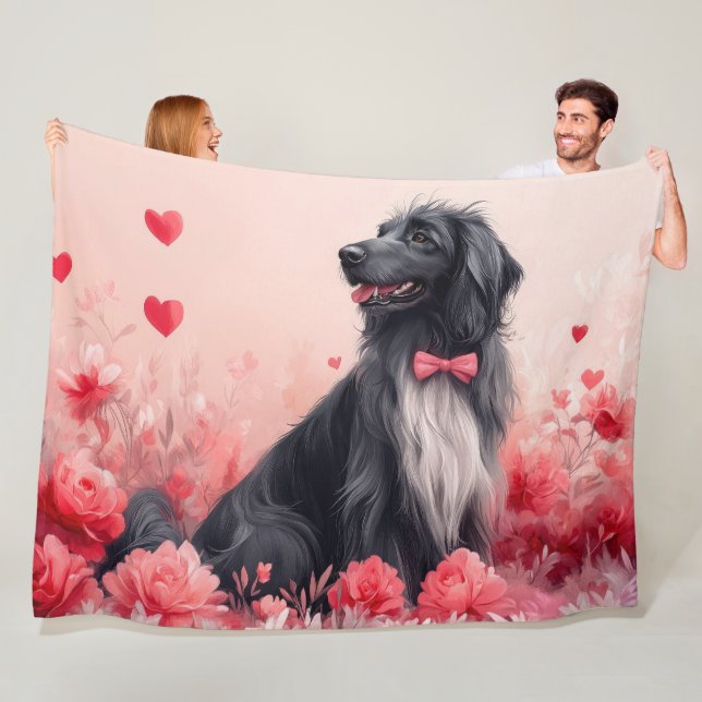 Couverture Polaire Lévrier Afghan avec des Roses - Saint-Valentin  (En situation)