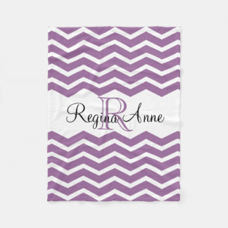 Couverture Polaire Lilac Purple/Blanc Monogramme Nom Keepsaké Chevron