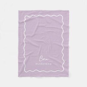 Couverture Polaire Lilac Violet Bordure Ondulée Monogrammée