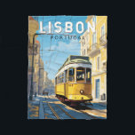 Couverture Polaire Lisbonne Portugal Jaune Tramway Voyage Art Vintage<br><div class="desc">Design de voyage vectoriel rétro de Lisbonne dans un style emblème. Ville portuaire prospère située à l'estuaire du Tage,  connue pour ses vieilles bâtisses aux couleurs pastel.</div>