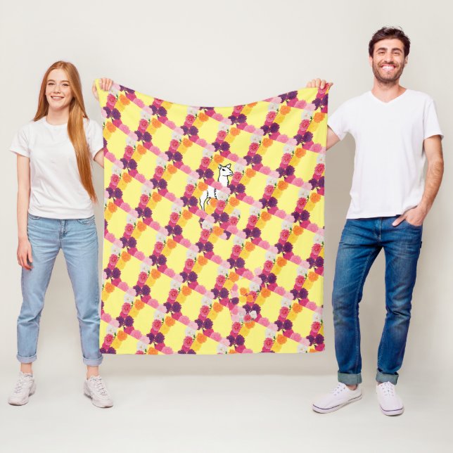 Couverture Polaire Llama aux pivoines (En situation)