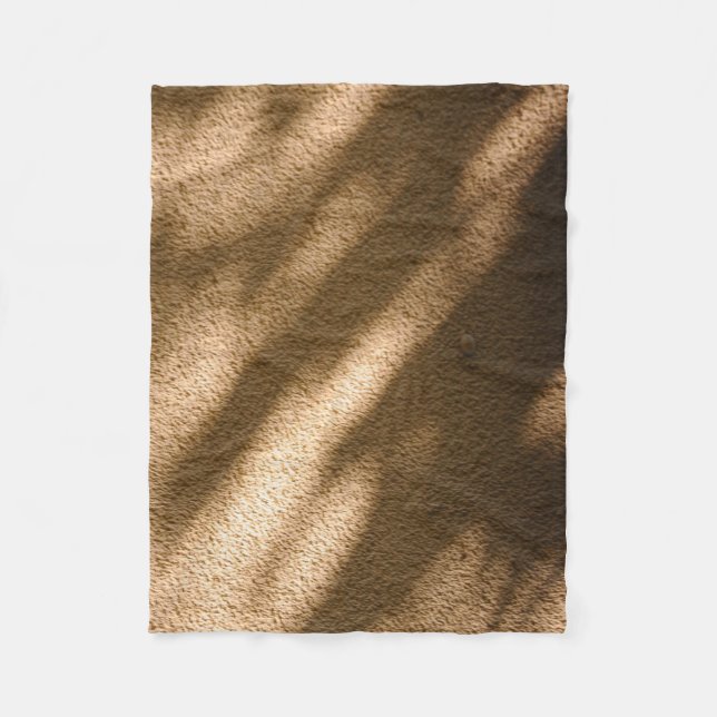 Couverture Polaire L'ombre sur la moquette marron (Devant)