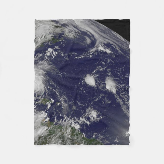 Couverture Polaire L'Ouragan Irene Traverse Les Bahamas. (Devant)