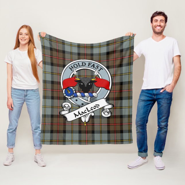 Couverture Polaire MacLeod De Harris Clan Patiné Badge Tartan Plai (En situation)