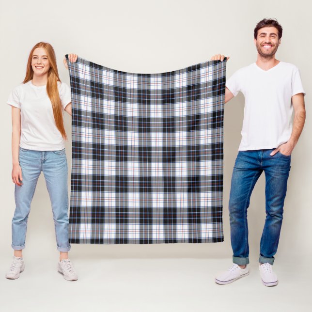 Couverture Polaire MacRae Robe Moderne à Carreaux (En situation)