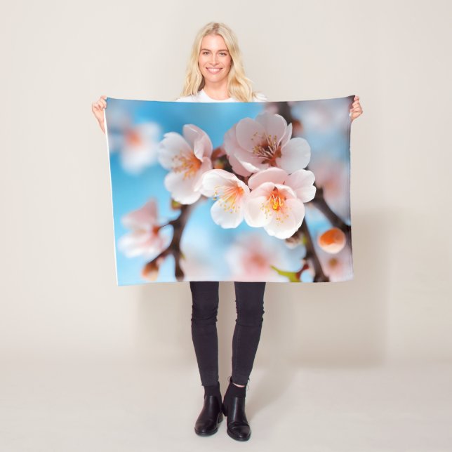 Couverture Polaire Magie de la Fleur Rose (En situation)