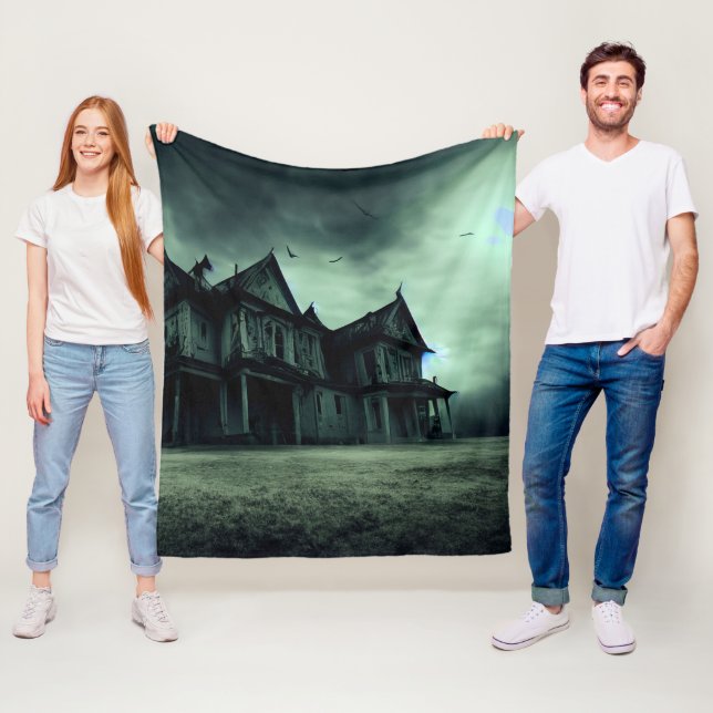 Couverture Polaire Maison haunted (En situation)