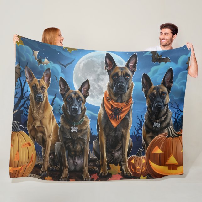 Couverture Polaire Malinois belge Halloween effrayant (En situation)