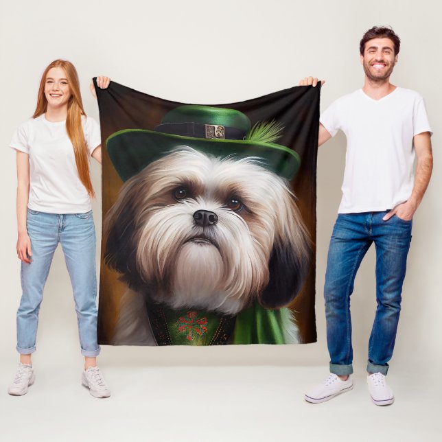Couverture Polaire Malti Tzu Chien en Robe de la Saint Patrick (En situation)