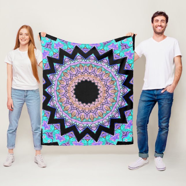 Couverture Polaire Mandala conflictuel inversé ( noir ) (En situation)