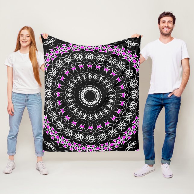 Couverture Polaire Mandala Tribal Celtique (Rose) (En situation)