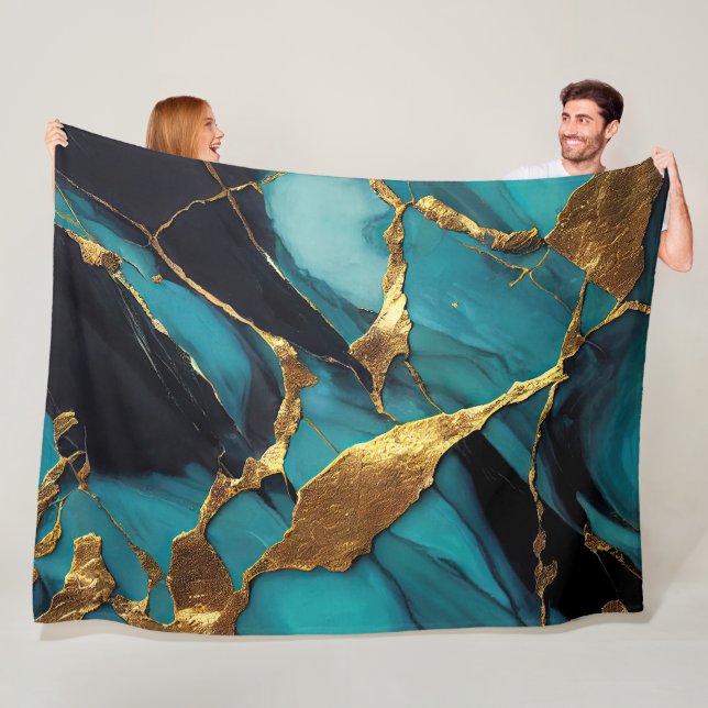Couverture Polaire Marbre sarcelle profond avec veines d'or audacieus (En situation)