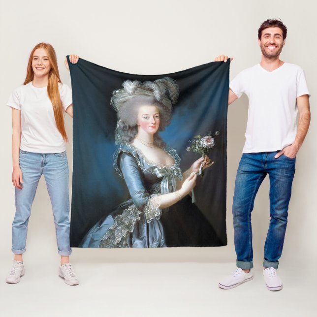 Couverture Polaire Marie Antoinette avec un rose (En situation)