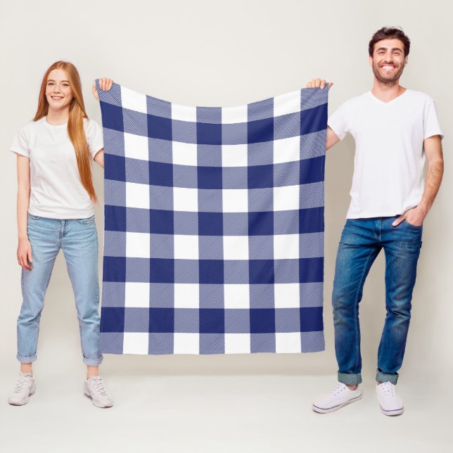 Couverture Polaire Marine Bleu Blanc Buffalo Plaid Ferme (En situation)