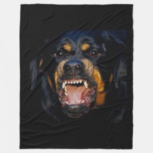 COUVERTURE POLAIRE MAUVAIS CHIEN