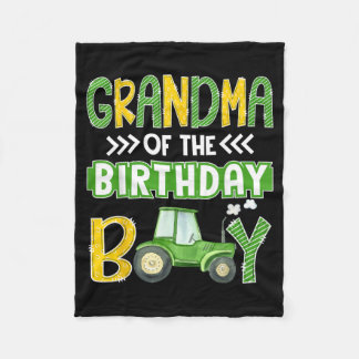 Couverture Polaire Mémé du garçon qui fête son anniversaire Tracteurs