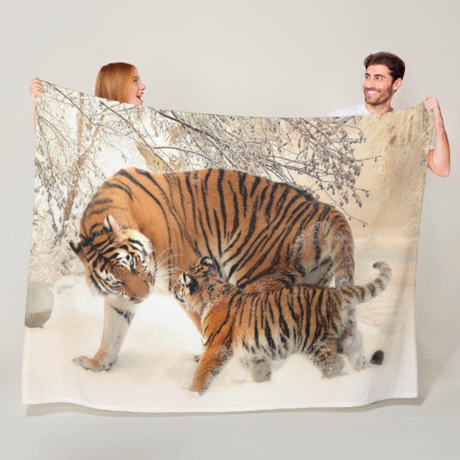 COUVERTURE POLAIRE MÈRE TIGER AVEC SON CUB (En situation)