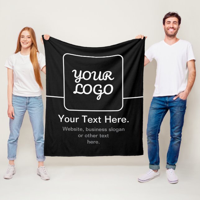 Couverture Polaire Modèle moderne pour votre logo | Noir & Blanc (En situation)