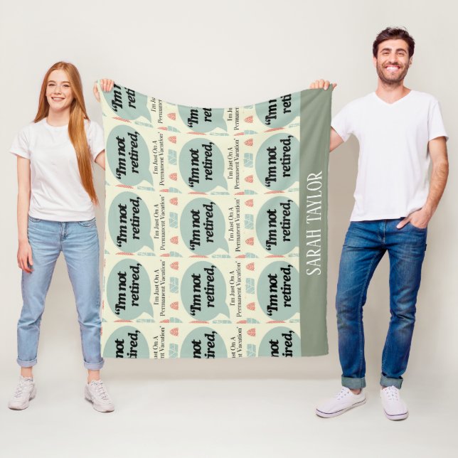 Couverture Polaire Modern Funny Dire le nom de la retraite Mongram (En situation)