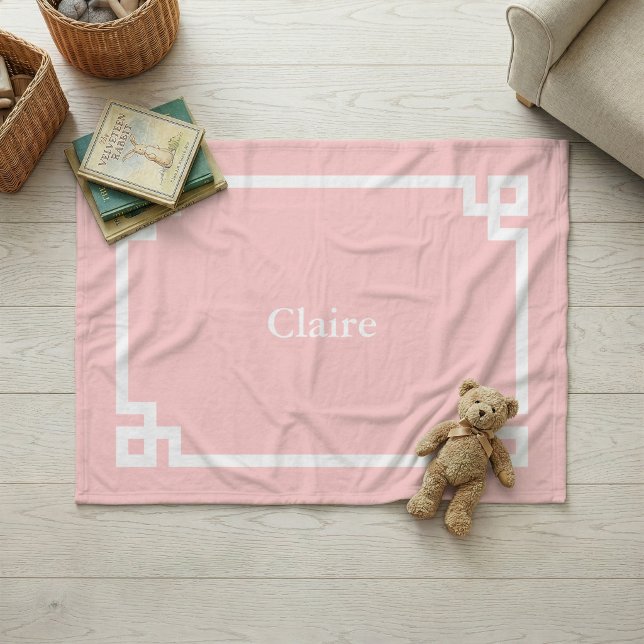 Couverture Polaire Monogramme à clé grecque rose et blanc pétale (Créateur téléchargé)