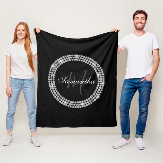 Couverture Polaire Monogramme de diamants (En situation)