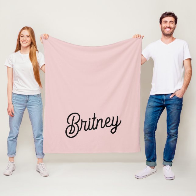 Couverture Polaire Monogramme et nom rose pâle moderne (En situation)