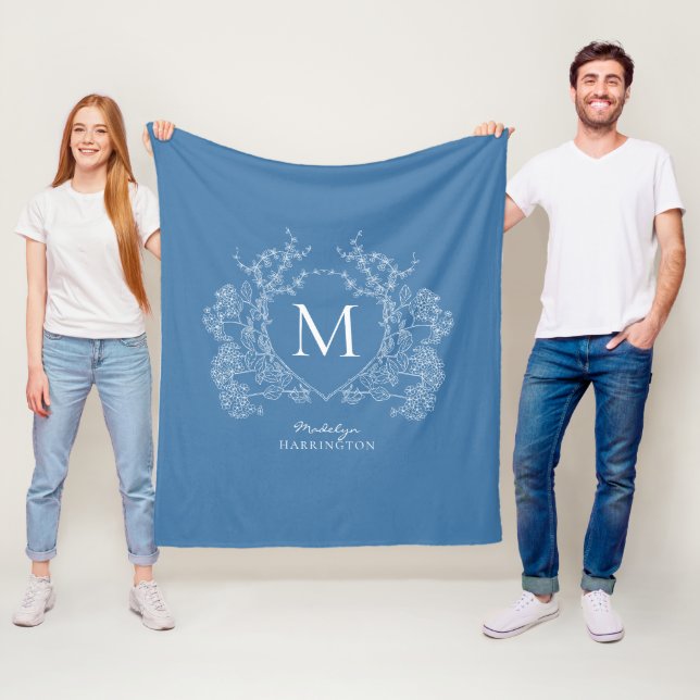 Couverture Polaire Monogramme Floral Bleu Moderne (En situation)