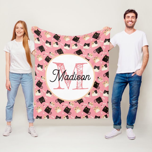 Couverture Polaire Monogramme personnalisé chats mignonettes couvertu (En situation)