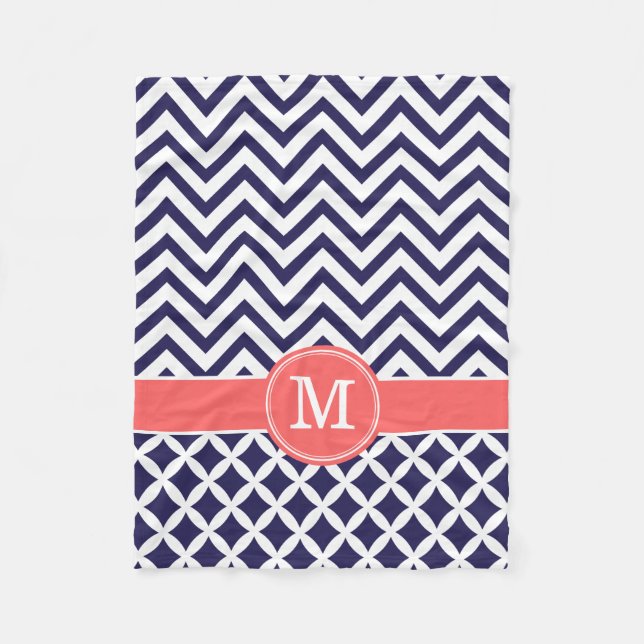 Couverture Polaire Monogramme personnalisé Navy Blue et Coral Chevron (Devant)