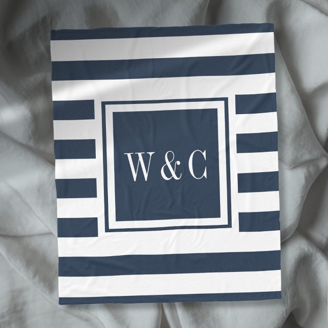 Couverture Polaire Monogramme tendance bleu marine et blanc rayé (Navy Blue White Stripe Trendy Monogram Fleece Blanket)