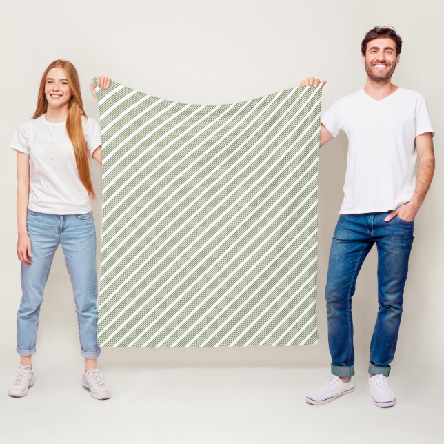 Couverture Polaire Motif à cinq bandes vert et blanc olive (En situation)