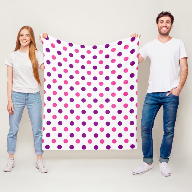 Couverture Polaire Motif à pois blanc violet rose  (En situation)