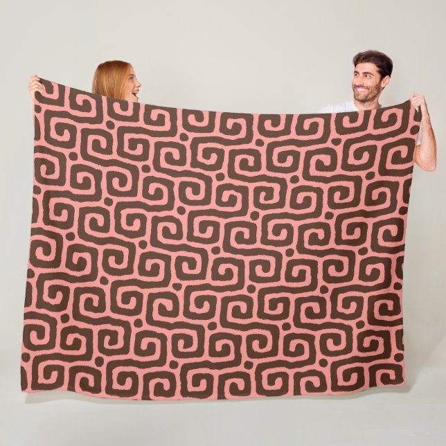 Couverture Polaire motif abstrait rose et marron girly (En situation)