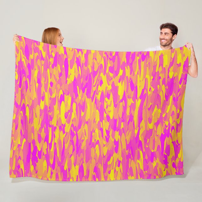 Couverture Polaire Motif Abstrait rose jaune orange (En situation)