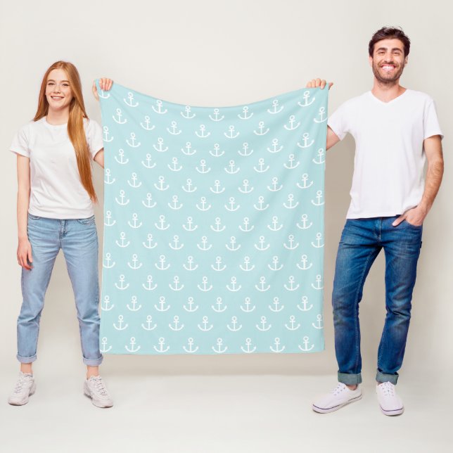 Couverture Polaire Motif Ancre Pastel Bleu et Blanc (En situation)