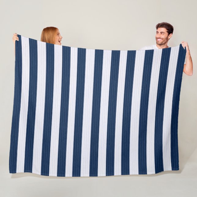 Couverture Polaire Motif Bleu (En situation)