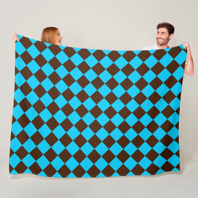 Couverture Polaire Motif Brown de contrôle du diamant bleu (En situation)