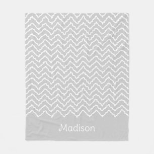 Couverture Polaire Motif chevron zigzag ondulé gris et blanc
